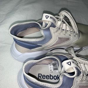 New* Reebok sneakers